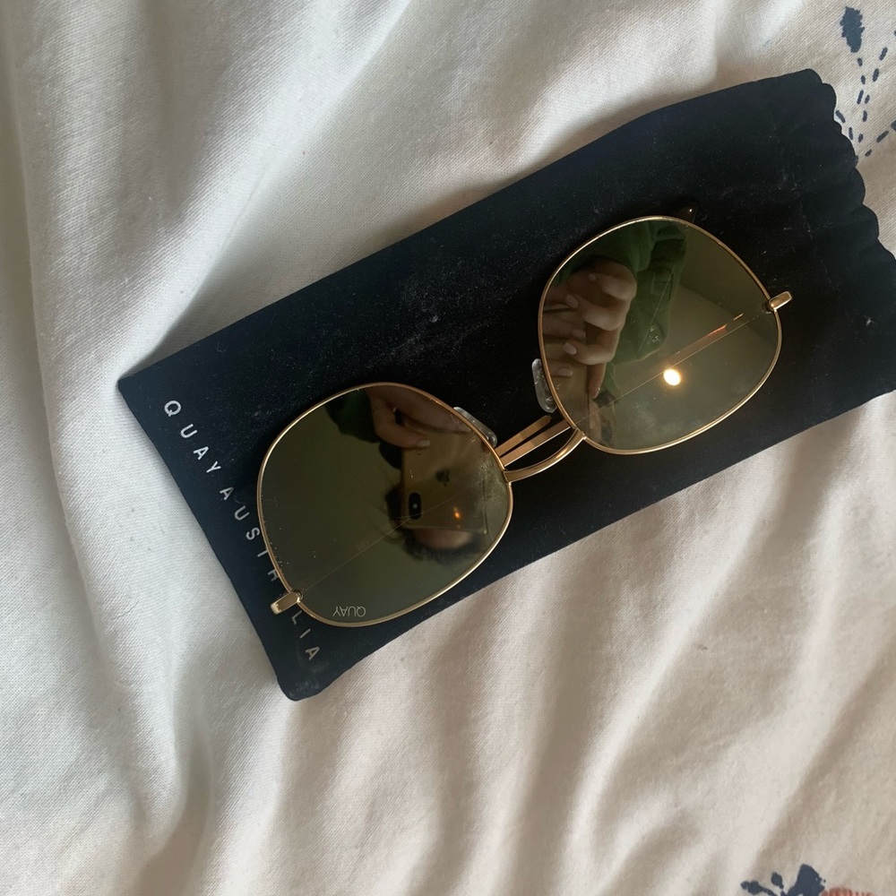Silver, Barely Worn Quay sunglasses